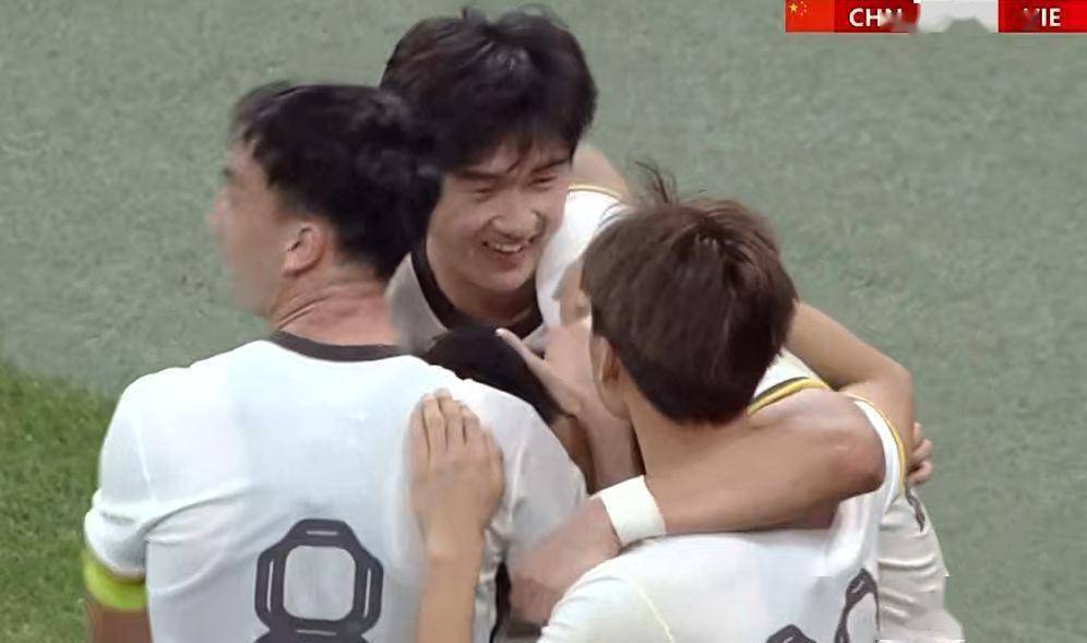 喜讯!落叶球世界波,U23国足1-0越南,1胜2平不败收官,无缘夺冠